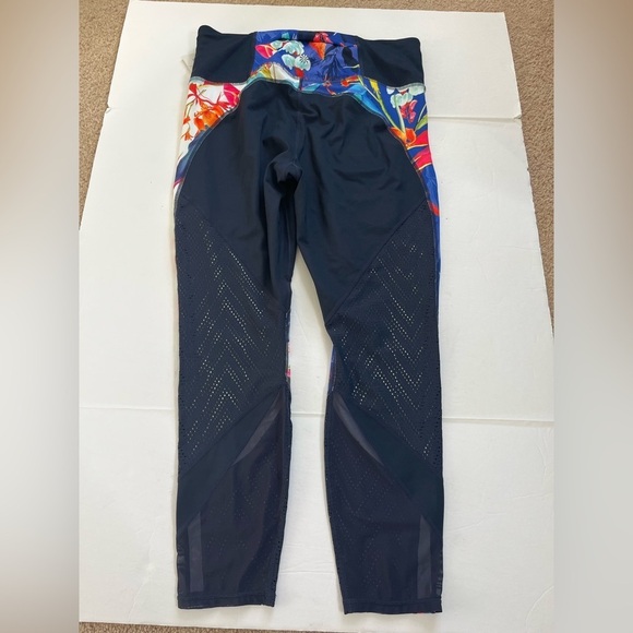 Athleta Tropical Precision 7/8 Ankle Tight Leggings Navy Floral New Size Large - Picture 2 of 10